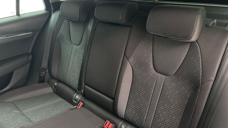 Škoda Octavia 2.0 TDI Style Combi - fotka 16 z 28
