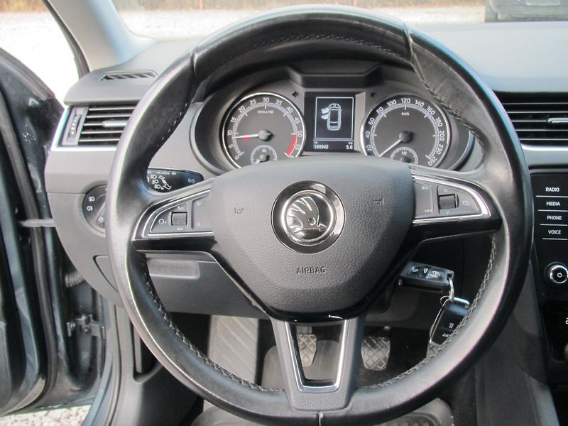 Škoda Octavia 2.0 TDI - fotka 16 z 18