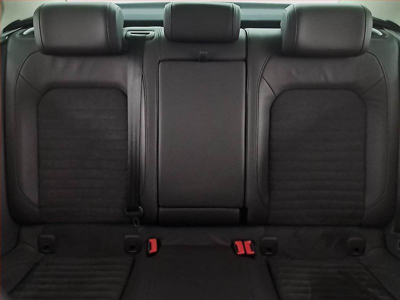 Volkswagen Passat (2017) Highline 1.8 TSI, Automat - fotka 10 z 17