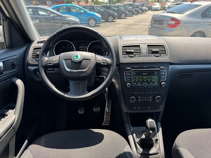 Škoda Yeti (2012) Elegance 1,2 TSI 77 Kw - fotka 18 z 37