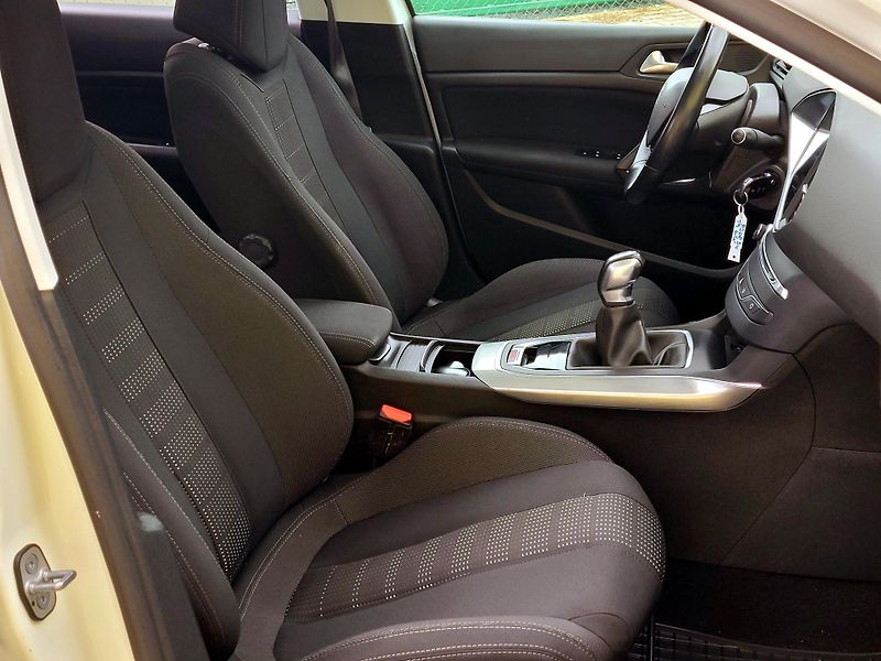 Peugeot 308 bHDi SW CZ *SERV.KNÍŽKA*   - fotka 26 z 48