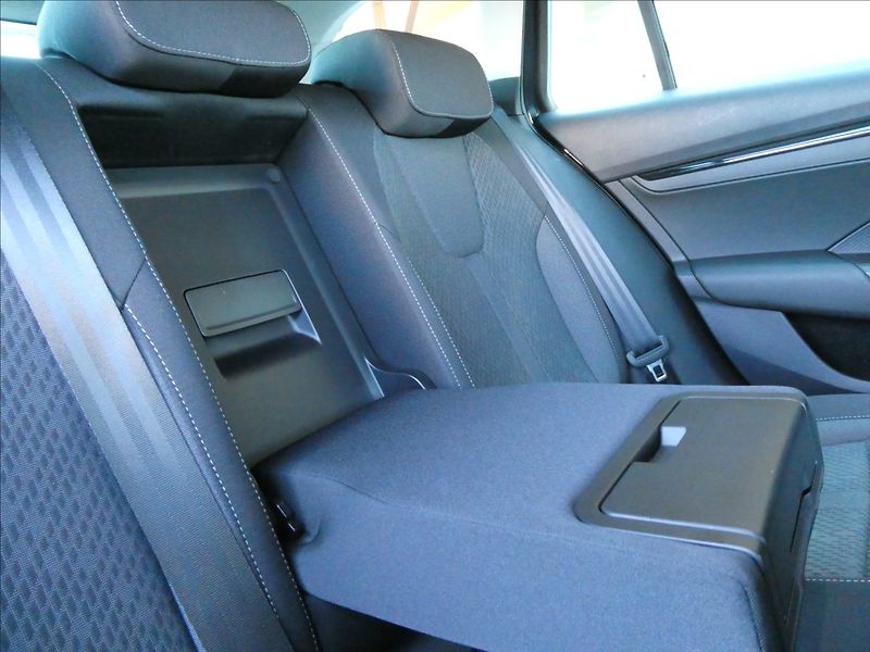 Škoda Octavia 1,5 TSi 110kW DSG 1.majitel - fotka 36 z 51