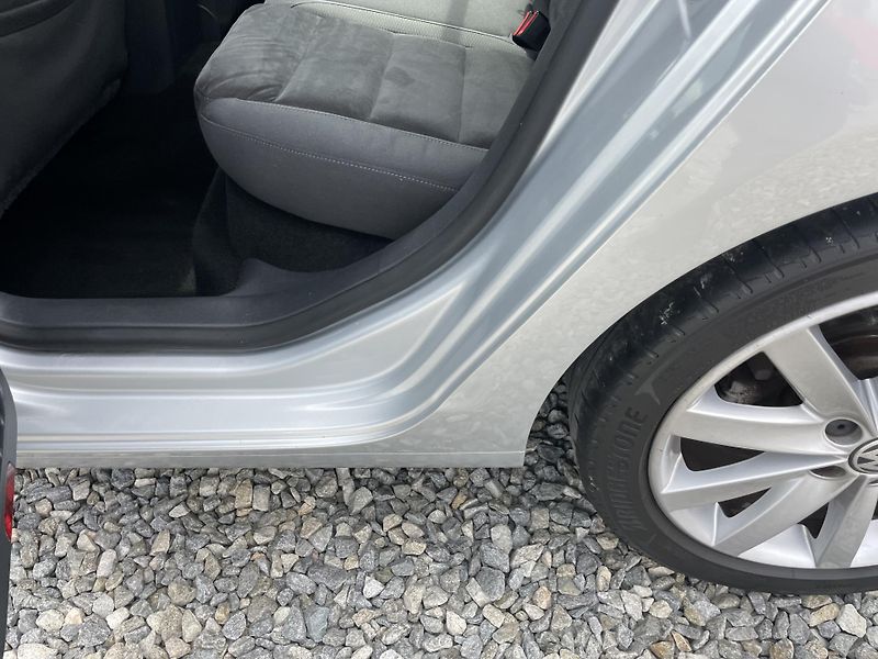 Volkswagen Golf 1.6TDi 105PS  6 HIGHLINE TOP!! - fotka 107 z 176