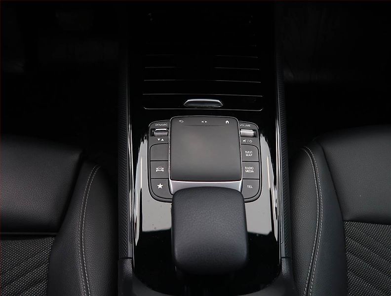 Mercedes-Benz GLB (2022) Progressive 200, digi klima - fotka 15 z 22