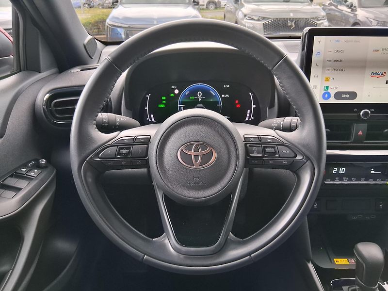 Toyota Yaris Cross STYLE 1.5 Hyb. 85 kW - fotka 11 z 25