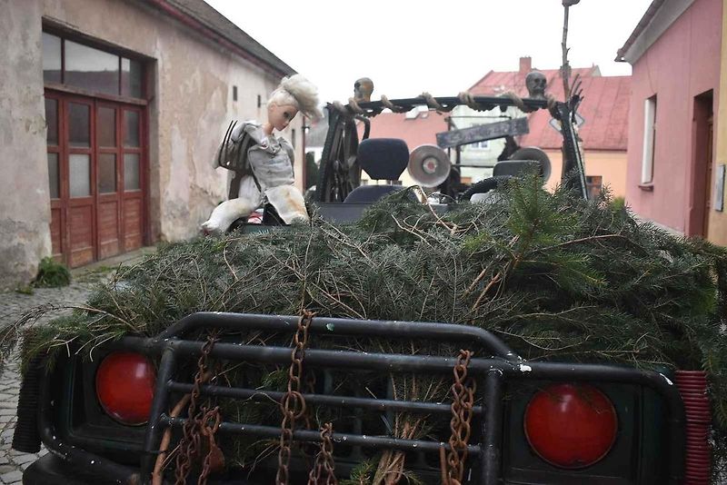 Krampusové a ďábelská vozidla