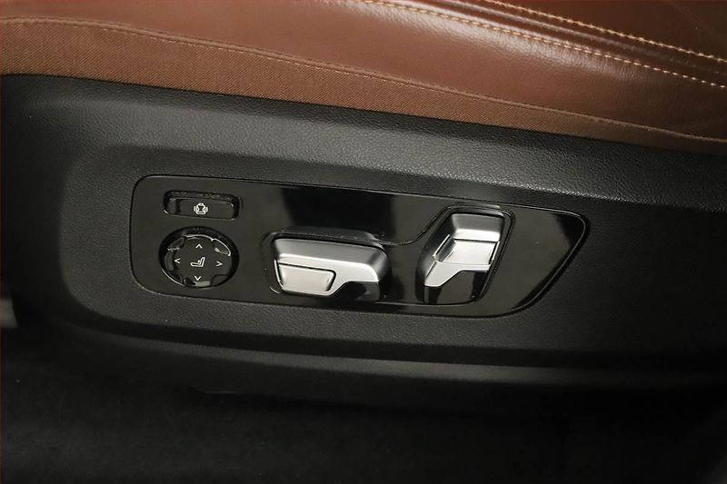 BMW X7 (2019) xDrive30d - fotka 29 z 29