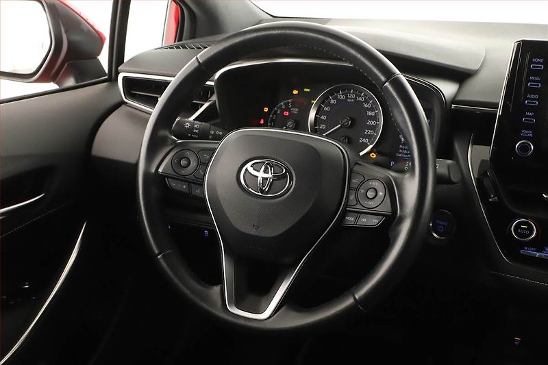 Toyota Corolla (2021) 1.8 Hybrid - fotka 8 z 16
