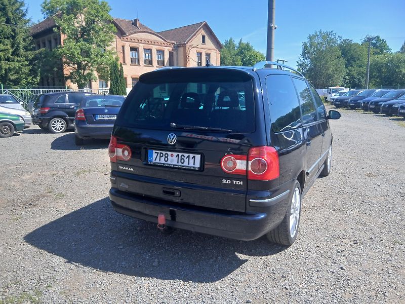 Volkswagen Sharan 2.0 TDI, 7 míst, tažné - fotka 11 z 35
