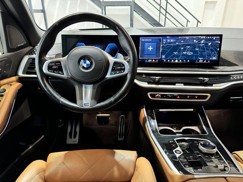 BMW X5 (2023) xDrive 30d mHEV A/T - fotka 7 z 14