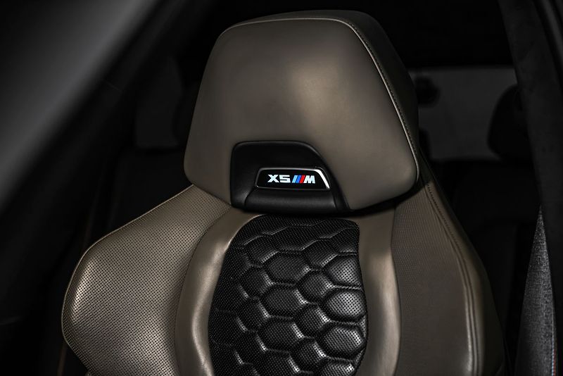 BMW X5 Competition Laser Carbon - fotka 19 z 24