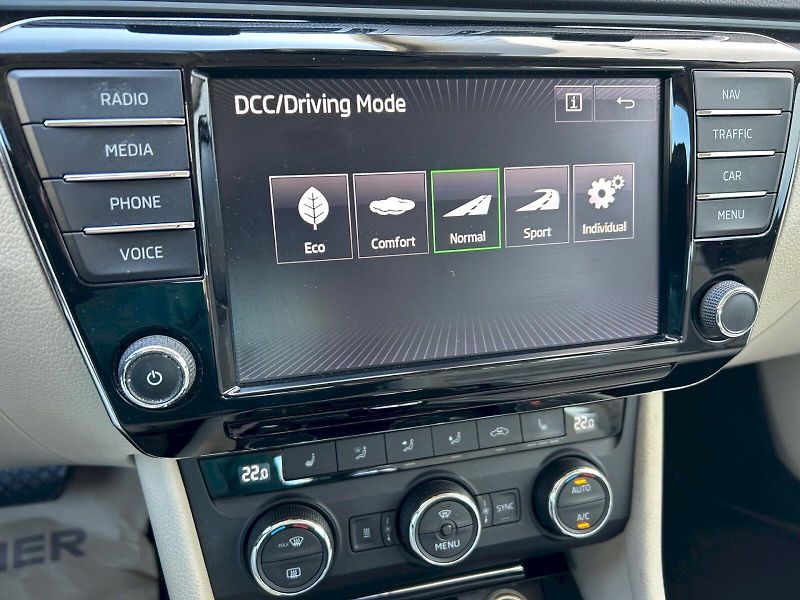 Škoda Superb (2016) Laurin & Klement 2.0 TDI 140kW - fotka 25 z 35