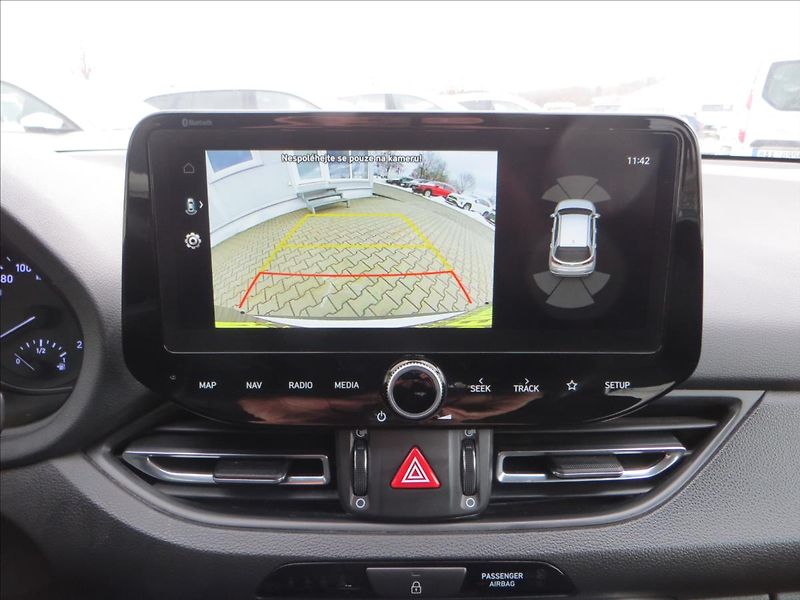 Hyundai i30 1,5 T-GDI 117kW Family Smart - fotka 18 z 26