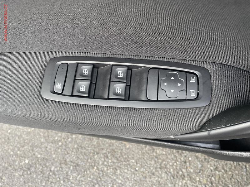Renault Mégane (2023) 1.3 TCe, Equilibre - fotka 18 z 19
