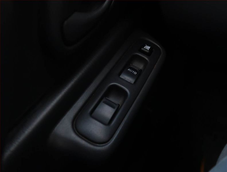 Suzuki Jimny (2012) 1.3 16V, 4X4 - fotka 16 z 17