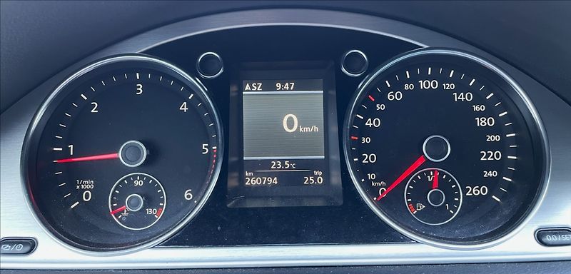 Volkswagen Passat 2,0 TDi,103kW,HIGHLINE,STK 7/2 - fotka 15 z 26
