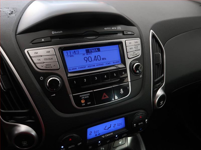 Hyundai ix35 (2012) 1.6 GDI, Serv.kniha, Kůže - fotka 12 z 17