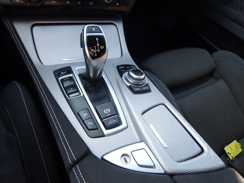BMW Řada 5 2,0 525xd  M-Paket - fotka 14 z 42