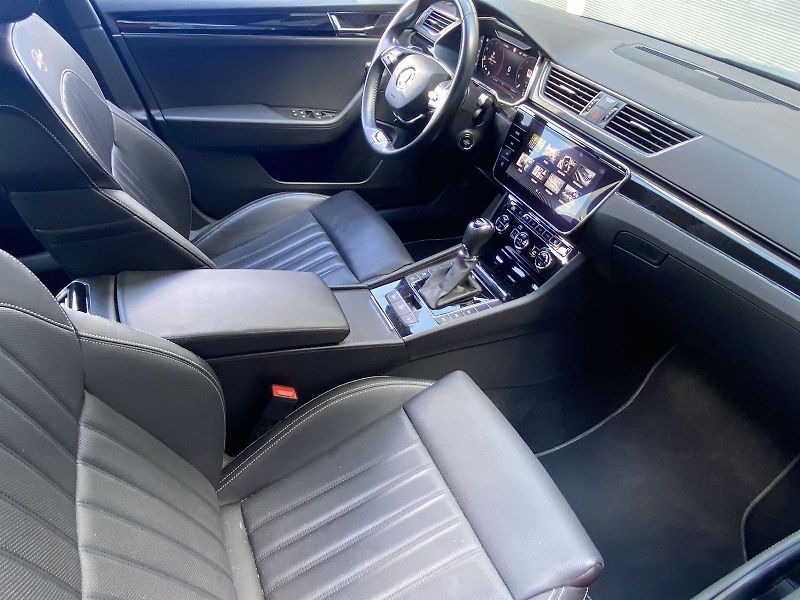 Škoda Superb (2023) 2.0 TDI 4x4 DSG L&K - fotka 11 z 39