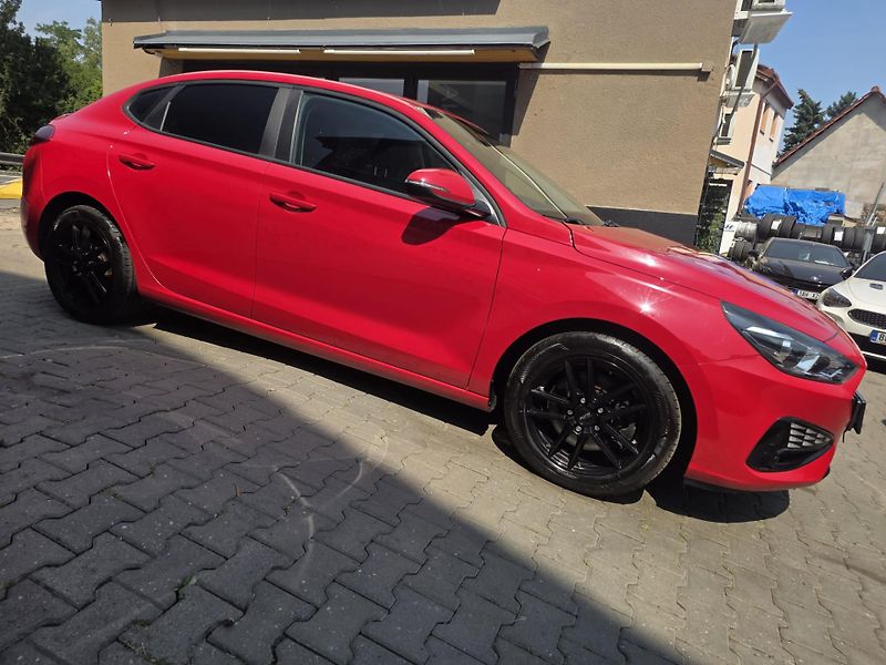 Hyundai i30 1.0-1.MAJITEL-AUTOMAT-KAMERA - fotka 12 z 20