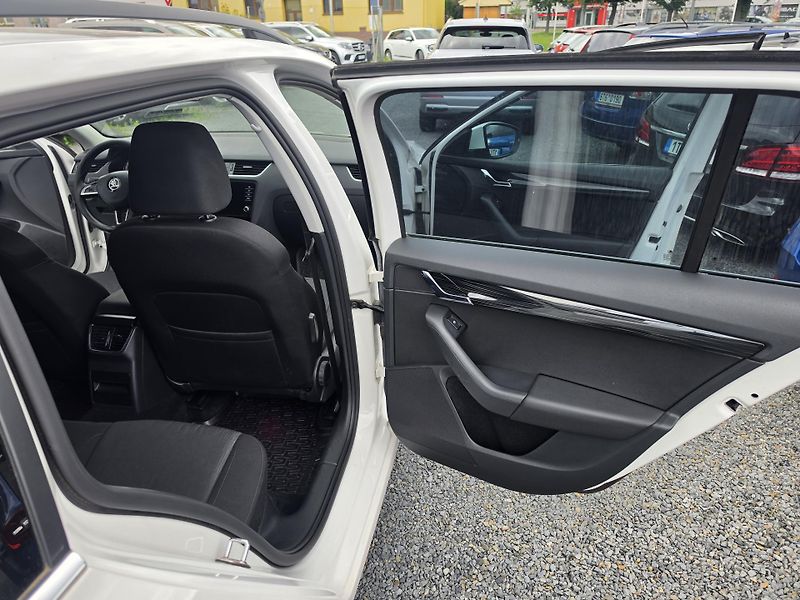 Škoda Octavia 2.0 TDI DSG 4x4 Led kei - fotka 14 z 19