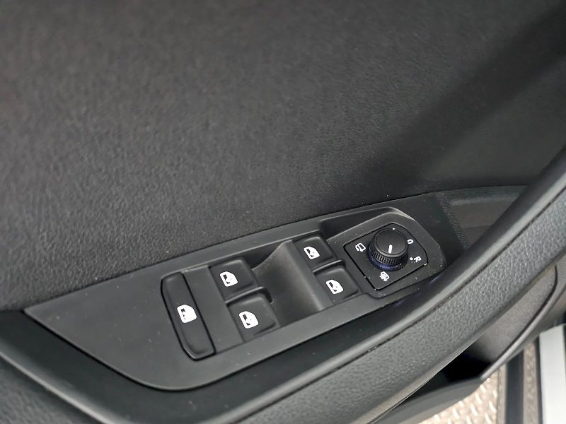 Škoda Karoq (2025) 2.0TDi 4X4 DSG SPORTLINE WEBAS - fotka 24 z 32