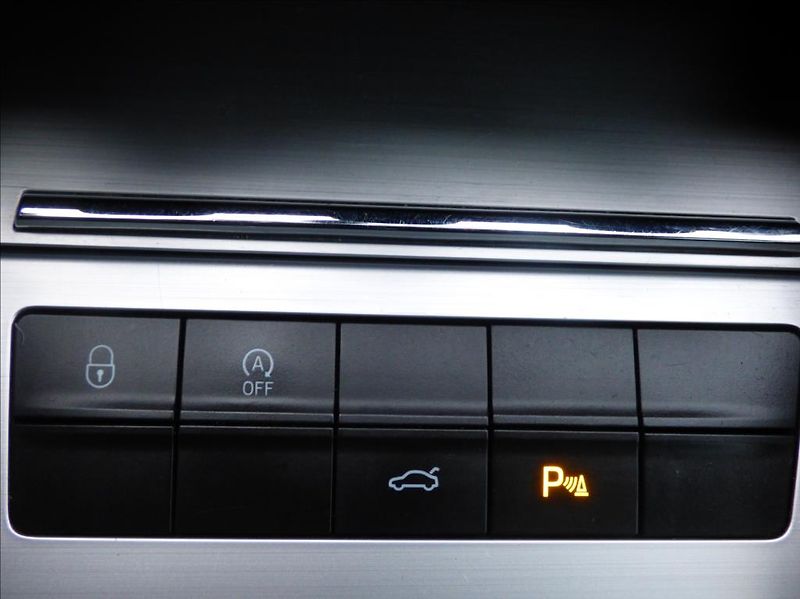 Škoda Octavia 2,0 TDI DSG,LED,Navigace  Ambi - fotka 45 z 55