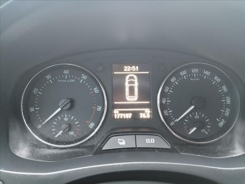 Škoda Fabia 1,2 TSi 77KW - fotka 11 z 17