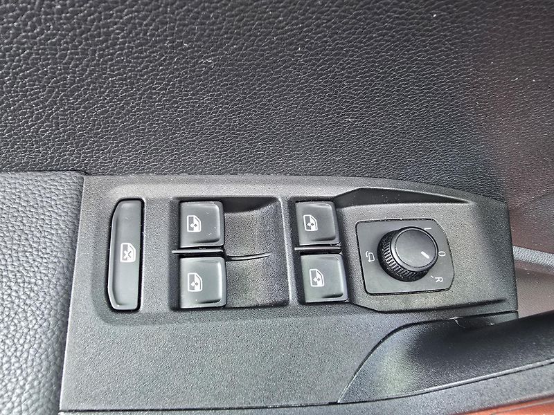 Seat Arona DSG TSI FULL LED NAVI 1Majitel - fotka 15 z 32