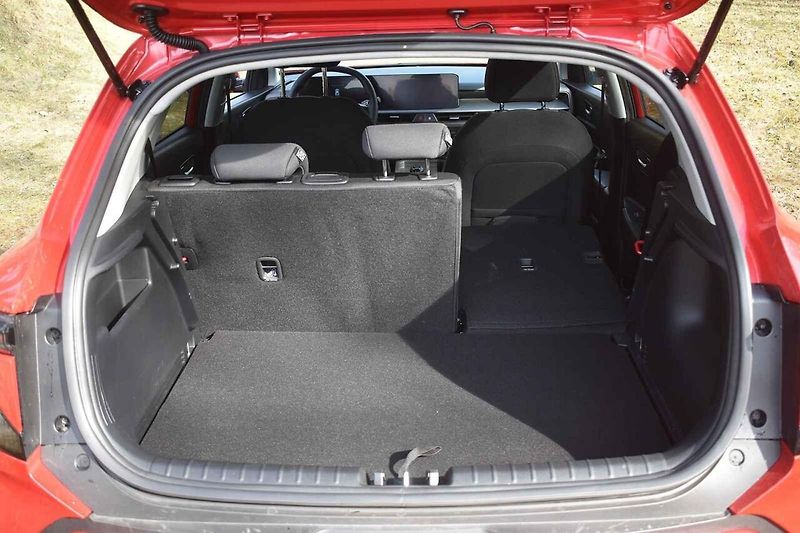 Kia Stonic je dostupné a dobře jezdící malé rodinné auto.