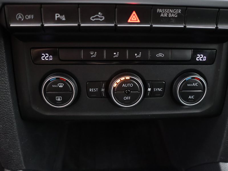 Volkswagen Amarok 3,0 TDI 4M 165kW Aventura CZ D - fotka 18 z 27