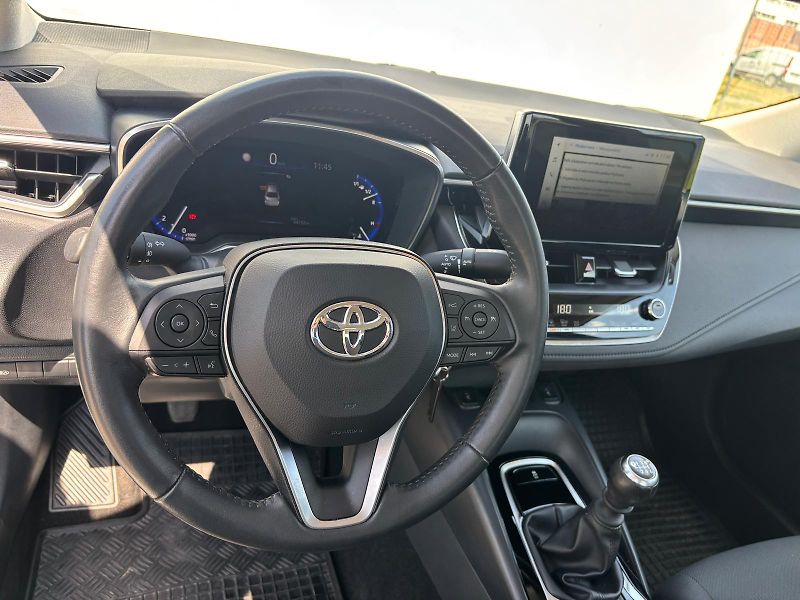 Toyota Corolla 1.5 Dynamic Force Comfort Tech - fotka 14 z 27