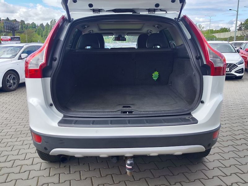 Volvo XC60 D5 2.4/136kW Summum AUT. - fotka 9 z 28