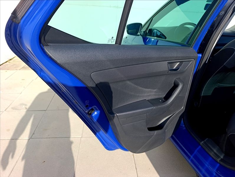 Škoda Fabia 1,0 TSi 70kW Kamera Klima Alu - fotka 25 z 33