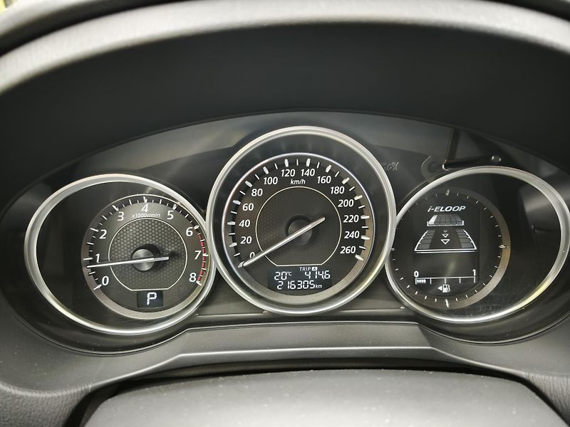 Mazda 6 (2013) 2,5 Skyactive automat - fotka 13 z 16