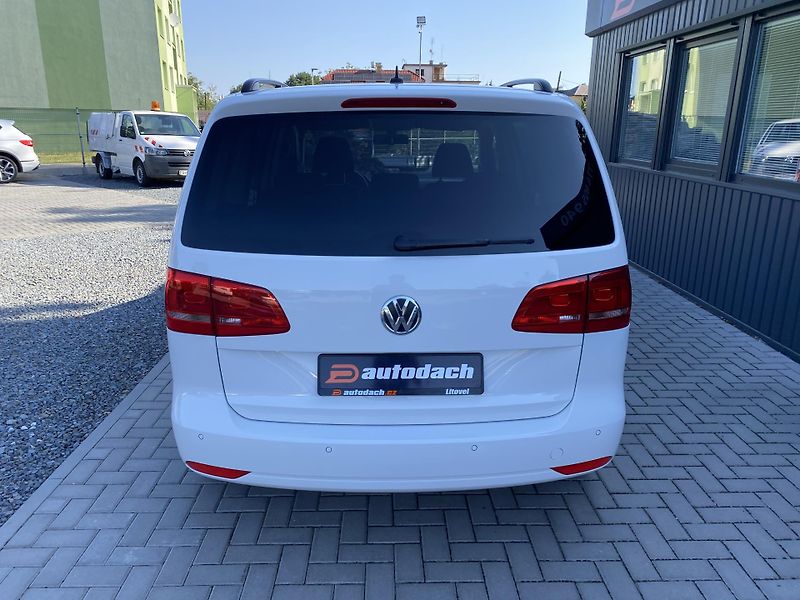 Volkswagen Touran 1.2 TSI 77kW - KLIMATIZACE-PDC - fotka 4 z 39