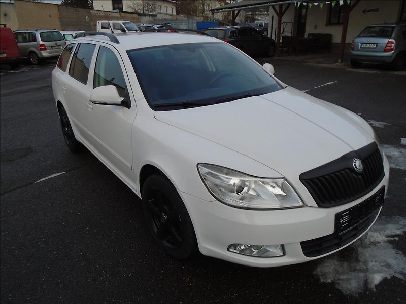 Škoda Octavia 1,6 - fotka 6 z 25