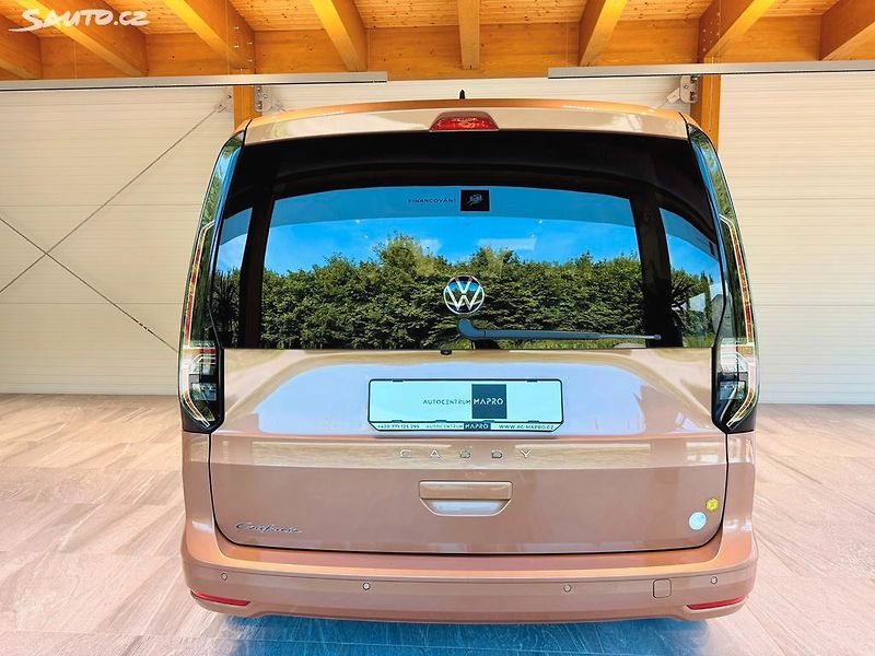 Volkswagen Caddy 1.5 TSi DSG California - fotka 18 z 32