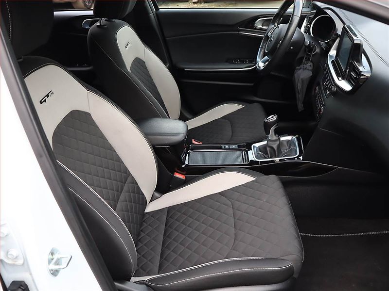 Kia Pro_Ceed (2019) GT-Line 1.4 T-GDI, Serv.kniha - fotka 7 z 17