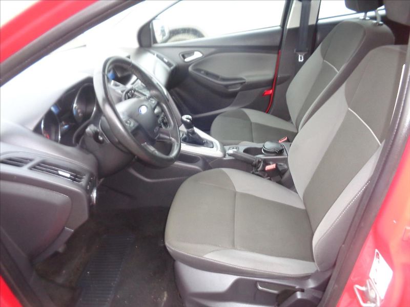 Ford Focus 1,6 - fotka 12 z 18
