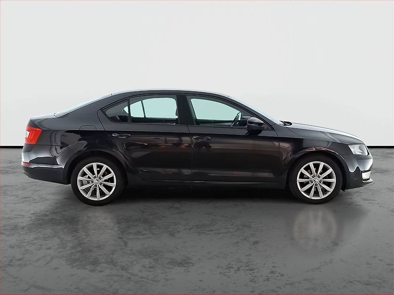Škoda Octavia (2013) 1.6 TDI, Tempomat - fotka 6 z 15