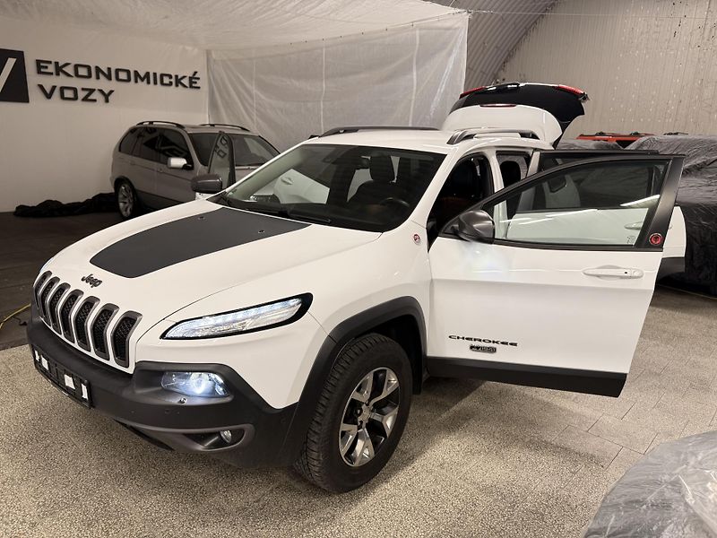 Jeep Cherokee (2016)  3.2 V6 Trailhawk 4WD,1941!! - fotka 17 z 37