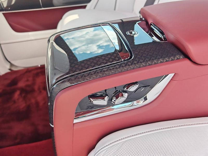 Rolls-Royce Cullinan Black Badge, CZ, Nový vůz - fotka 13 z 26