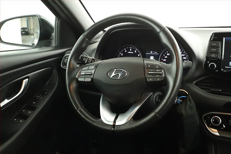 Hyundai i30 (2019) Smart 1.0 T-GDI, Serv.kniha - fotka 8 z 14