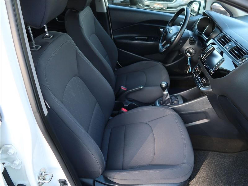 Kia Rio 1,3 CVVT,62kW,1majČR,Serv.kn. - fotka 13 z 30