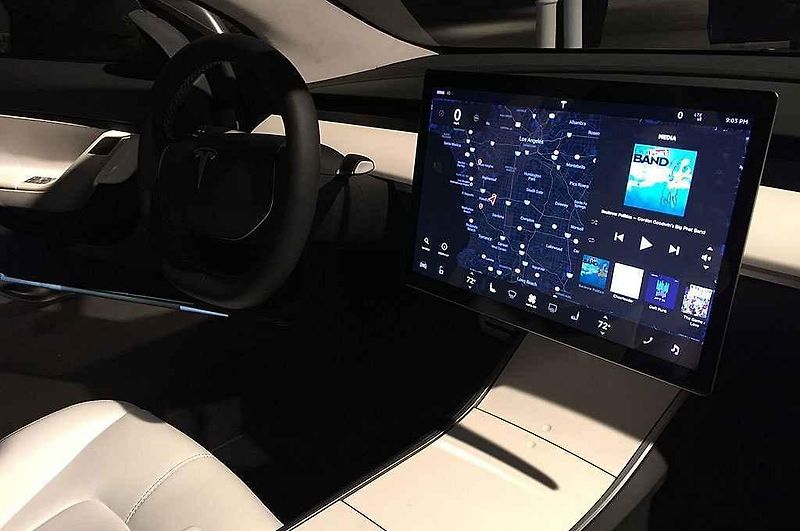 Tesla Model 3.