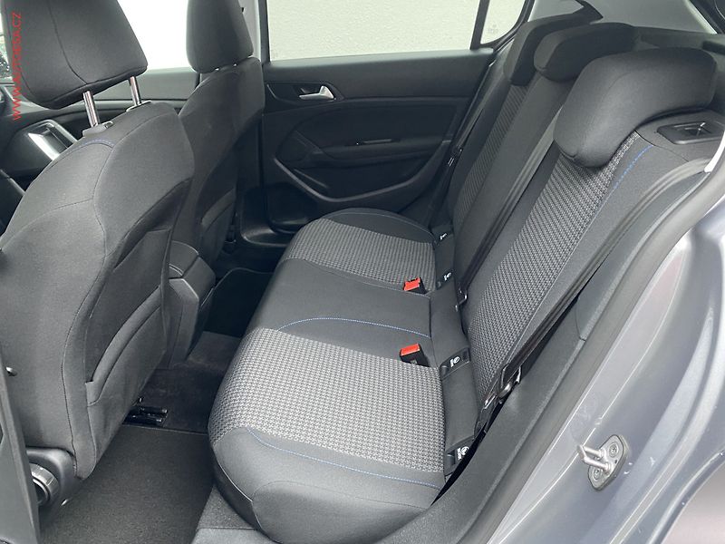 Peugeot 308 (2018) 1.2PT, Style, AT, navi - fotka 10 z 18
