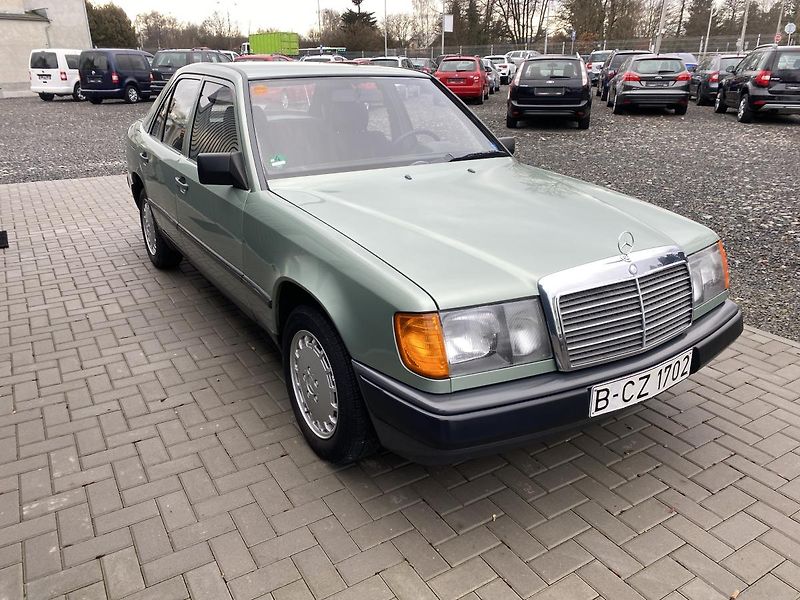 Mercedes-Benz 124 2.0i - 1xMaj - 40 000km - TOP - fotka 5 z 54