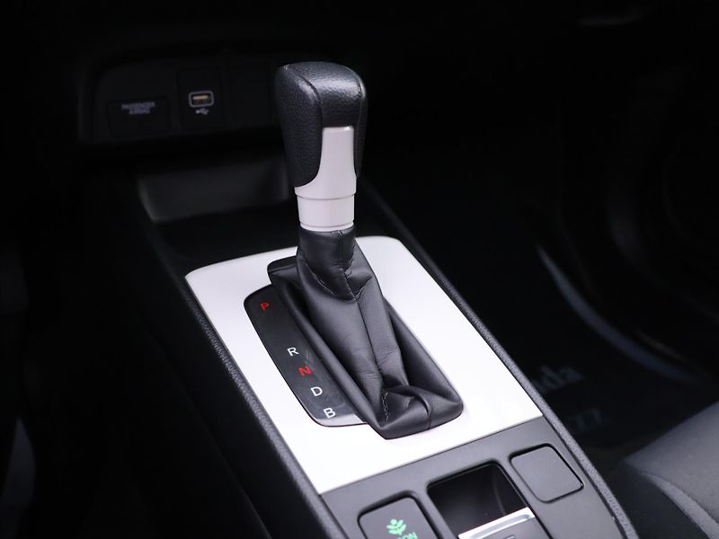 Honda Jazz 1,5 e:HEV 72kW Elegance CVT - fotka 25 z 33