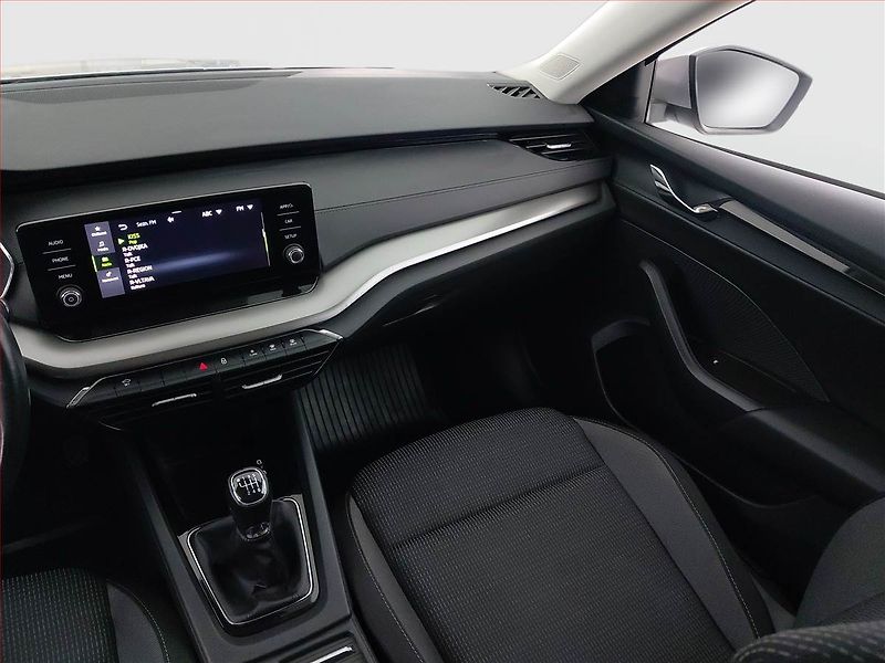 Škoda Octavia (2023) Ambition 2.0 TDI, ČR,1.maj - fotka 8 z 20